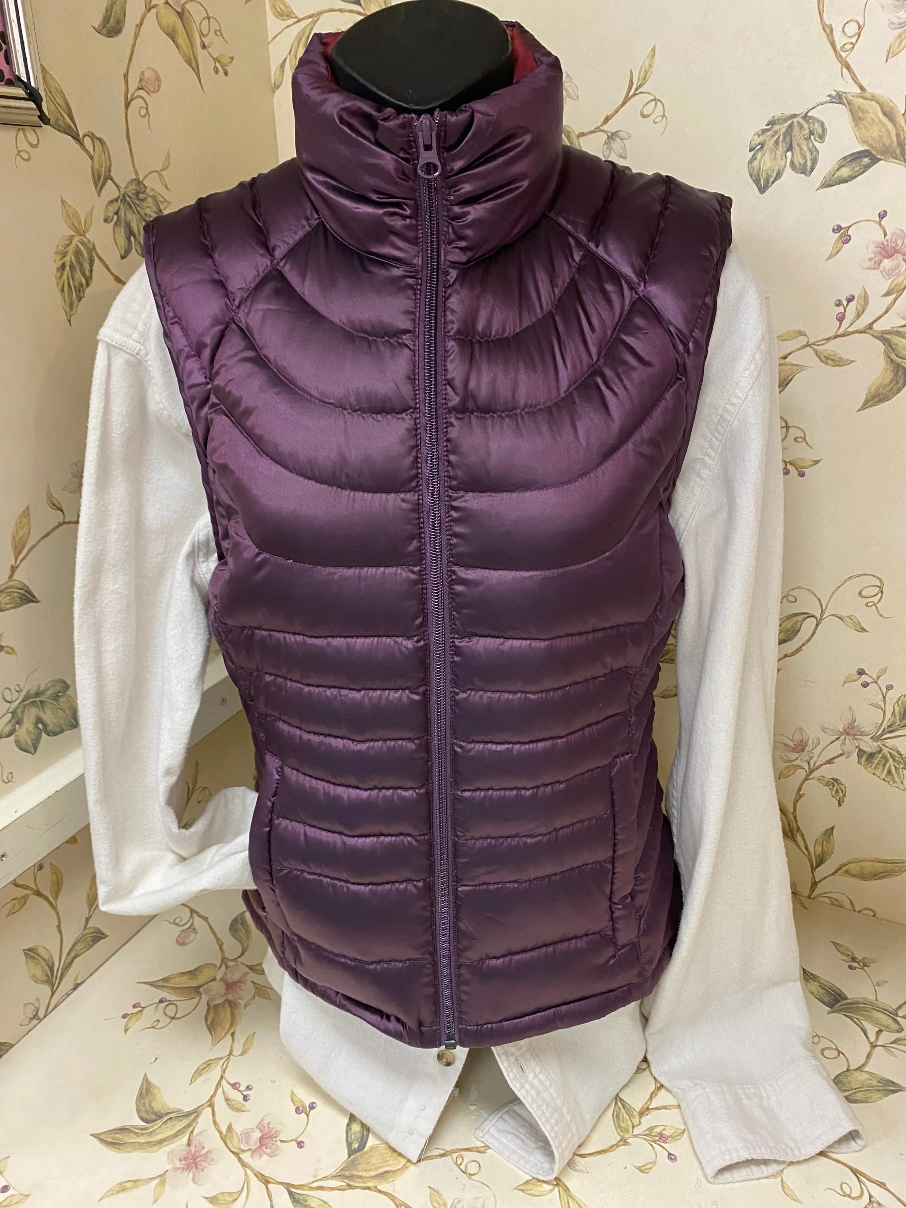 Bernardo Purple Vests, Small